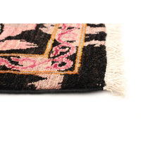 Hand-knotted Signature Collection Black Wool Soft Rug